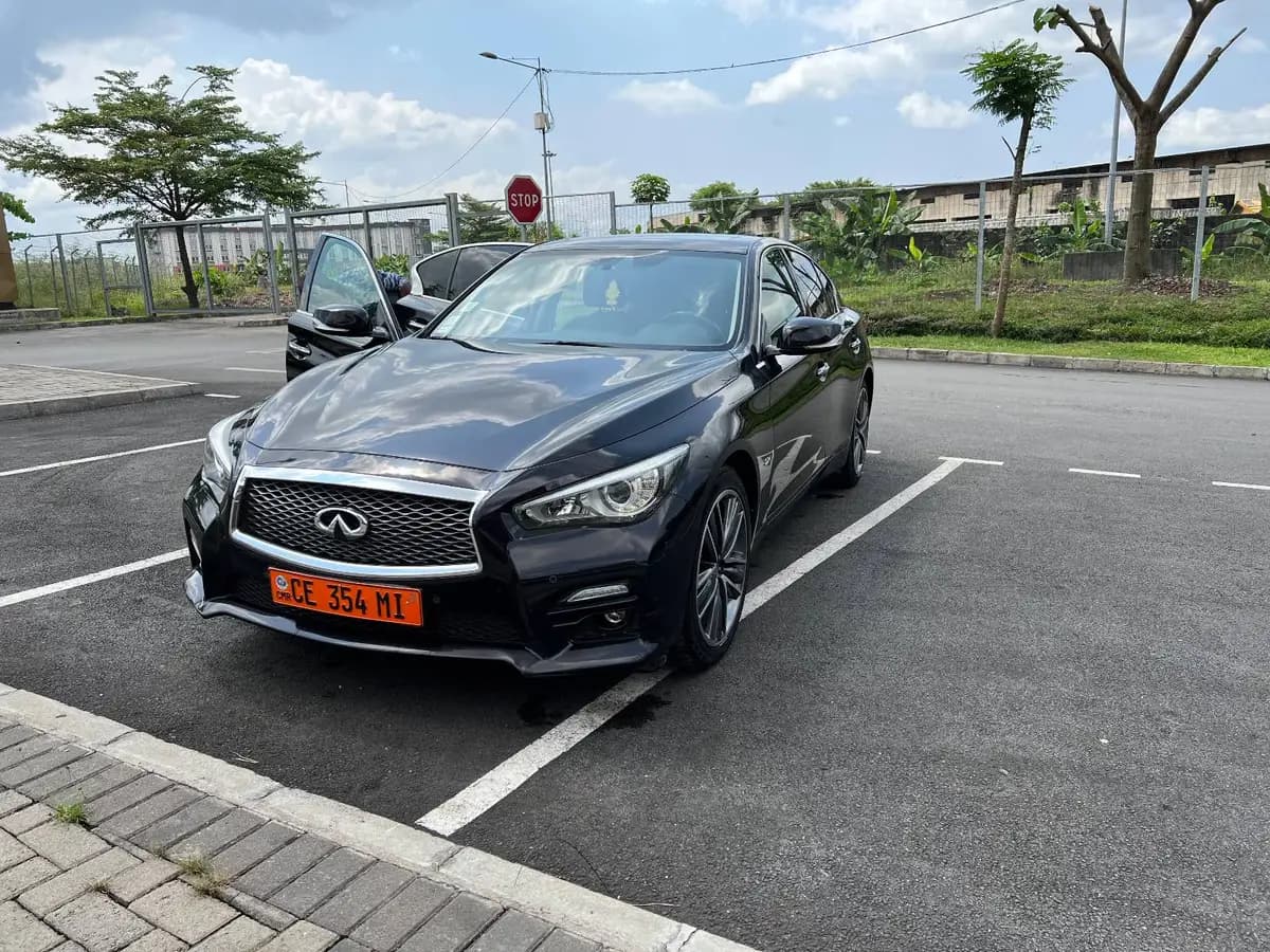 Infiniti Q50 Sedan 3