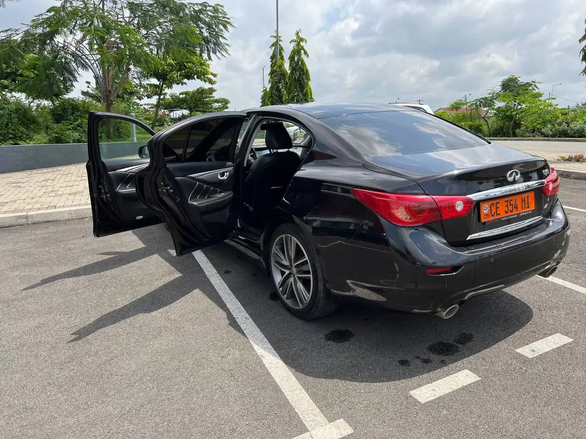 Infiniti Q50 Sedan