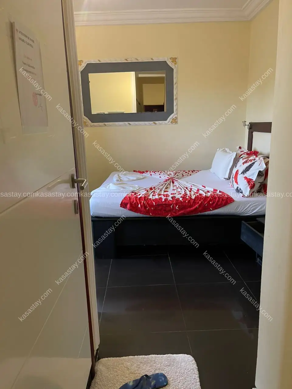 Chambre meublée 302 by la formule(résidency logpom tradex) 4