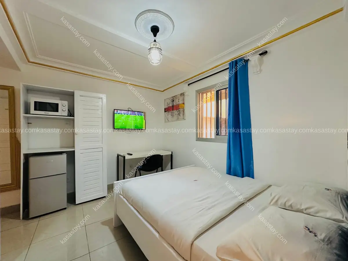 Chambre JUNIOR 1 by CP 6 - (Cité des palmiers)