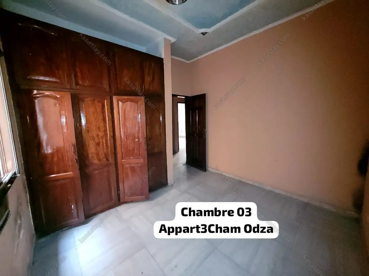 Apartment in Messamendongo, 3 bedrooms 5