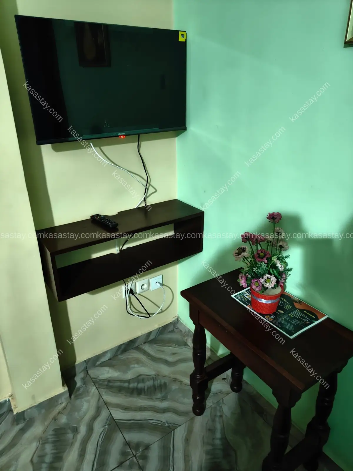 Chambre meublée Amelson 302 simbock(Carefour Mbalgong) 4