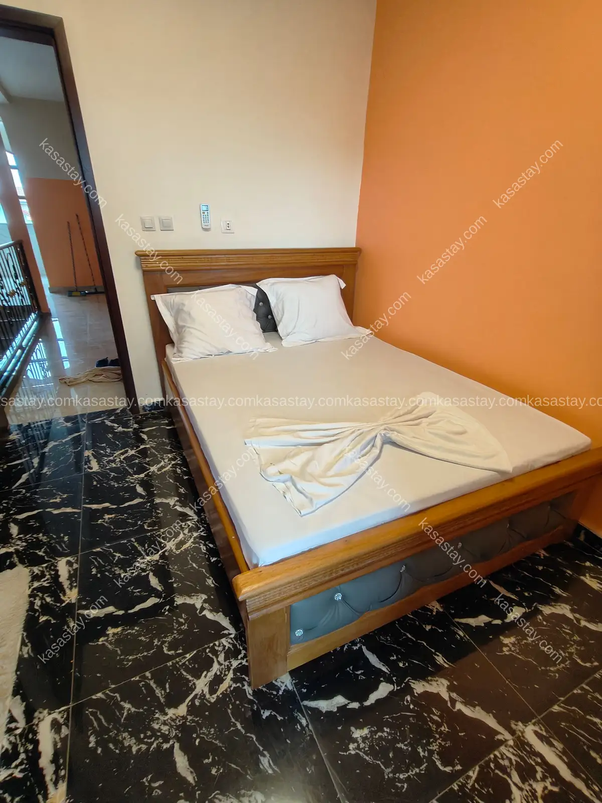 Chambre meublée a Odza 25000 5