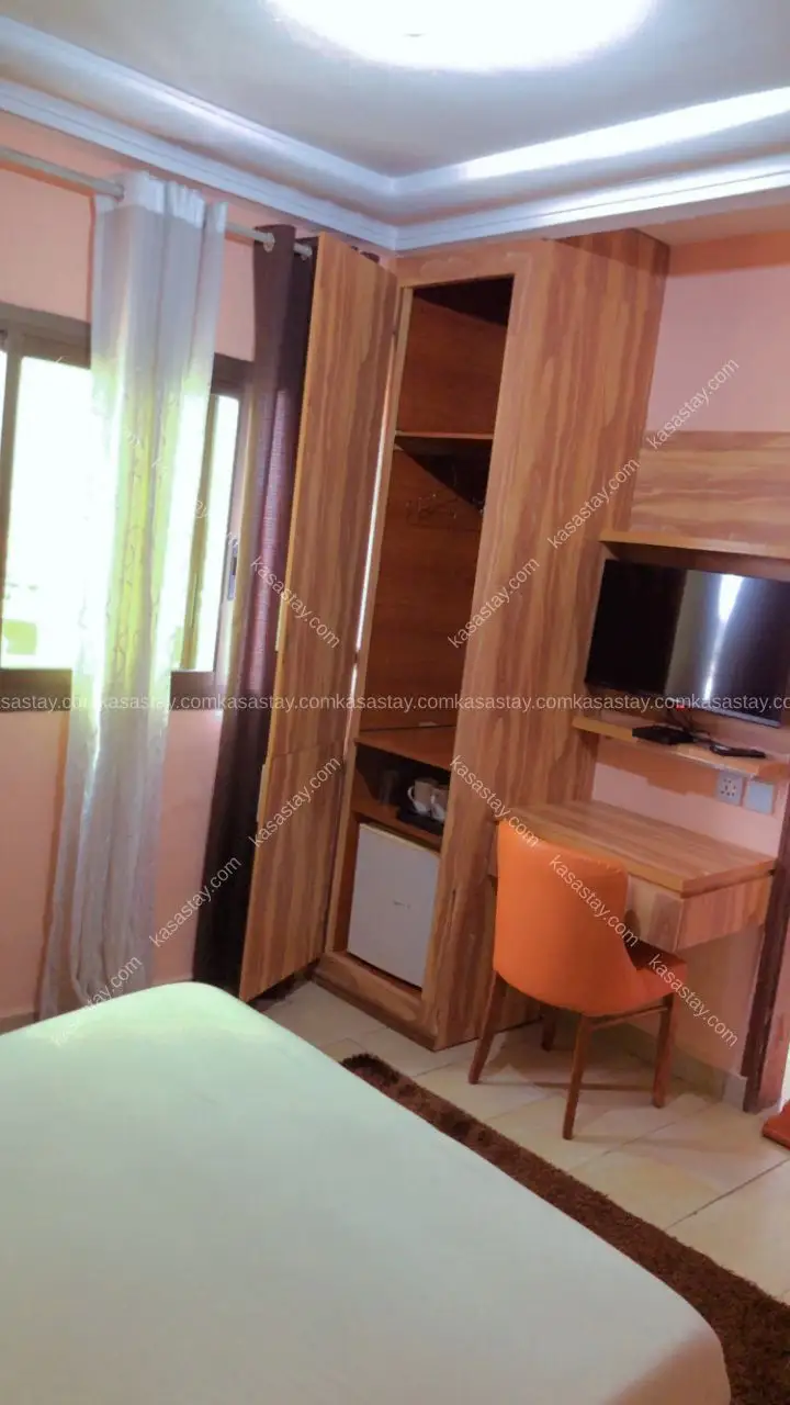 Chambre meublée 5 par résidence New Land (ndogbon en face du collège Dauphine) 4