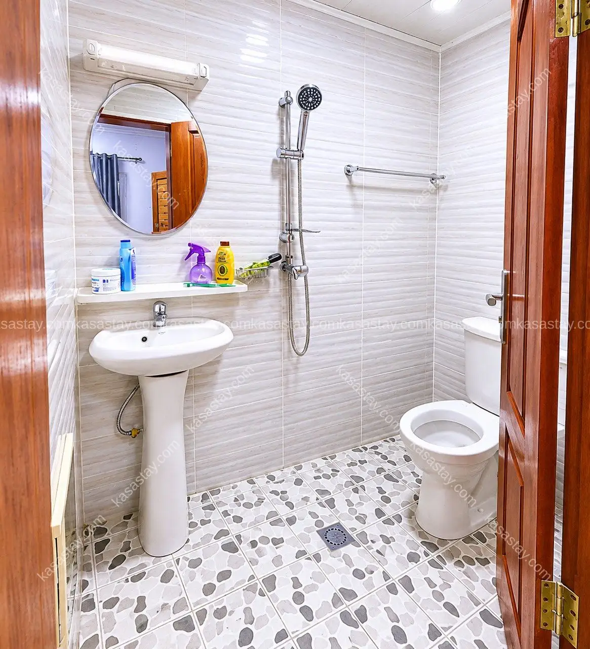 Apartment in Logpom, Douala, 2 bedrooms 5