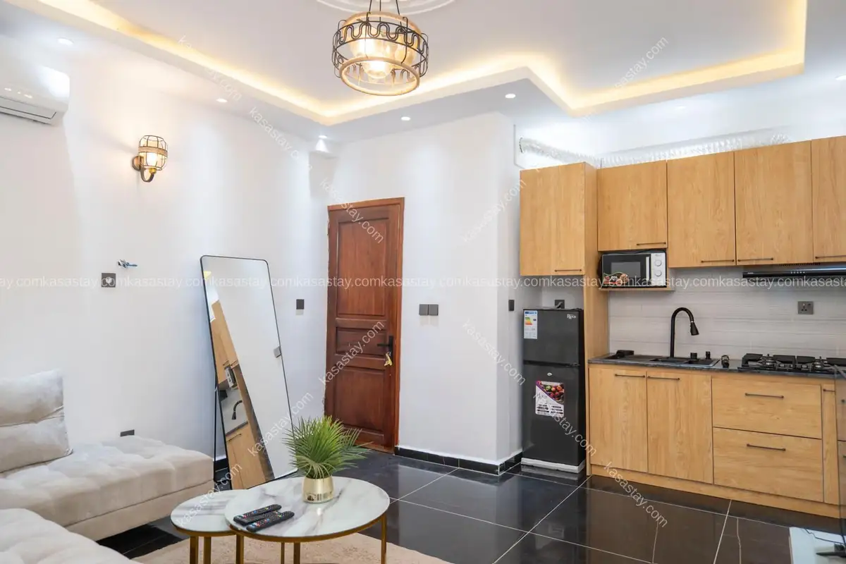 Studio meublé by Le kek immo ( bonamoussadi à 100 mètre de carrefour Market) 5