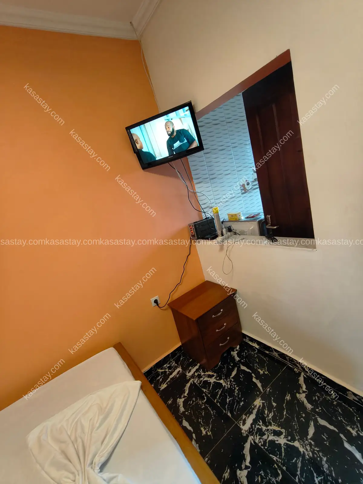 Chambre meublée a Odza 25000 4