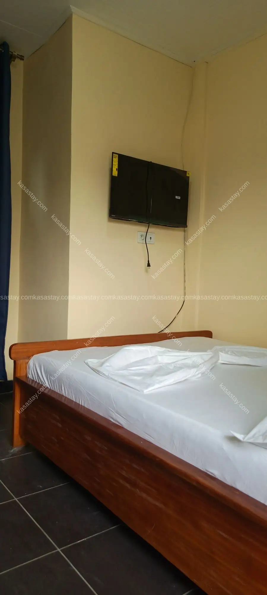chambre meublée 5 by résidence by résidence klin sarl ( vallée conquête ndogbon) 5