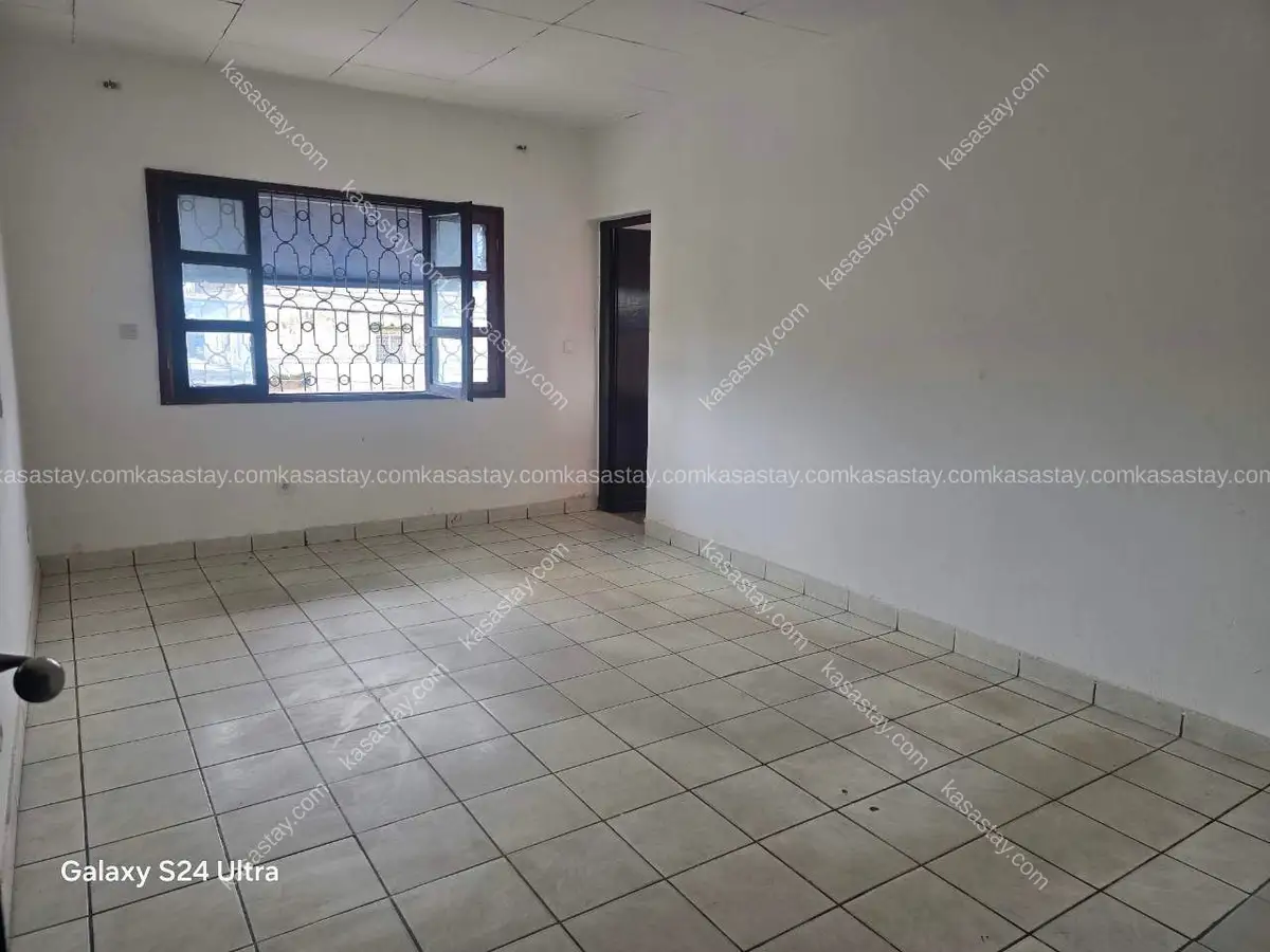 Townhouse in Deïdo, Douala, 3 bedrooms 3