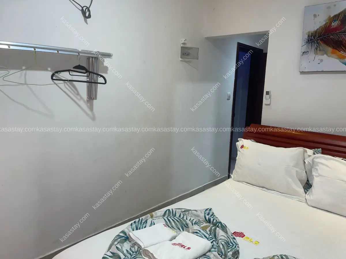 Chambre meublée 5