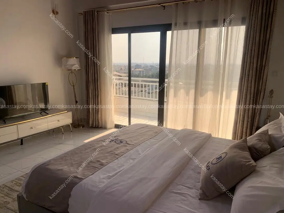 Chambre meublée suite junior par J PALACE ( Logbesou en face entrée IUC )