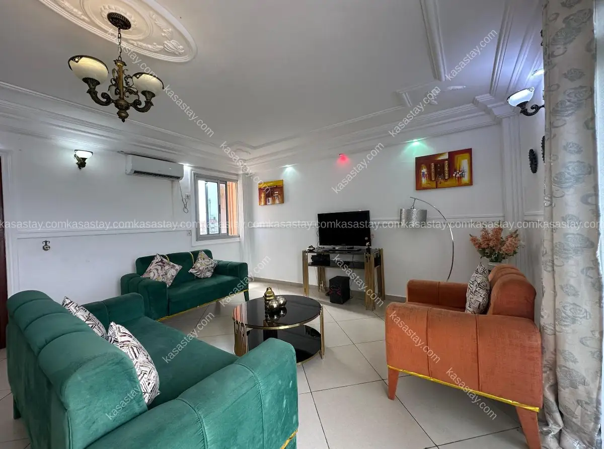 Appartement meublé 4A by RÉSIDENCE TCHINDA (Makepe bloc M)