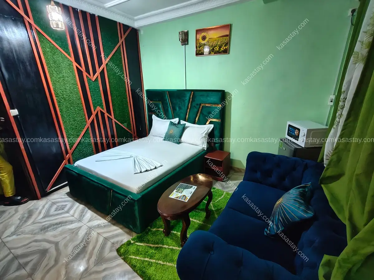 Chambre meublée Amelson 305 simbock(Carefour Mbalgong)