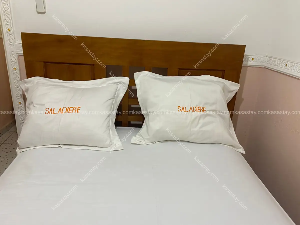 Chambre meublée A4 par Saladière ( cité sic) 3