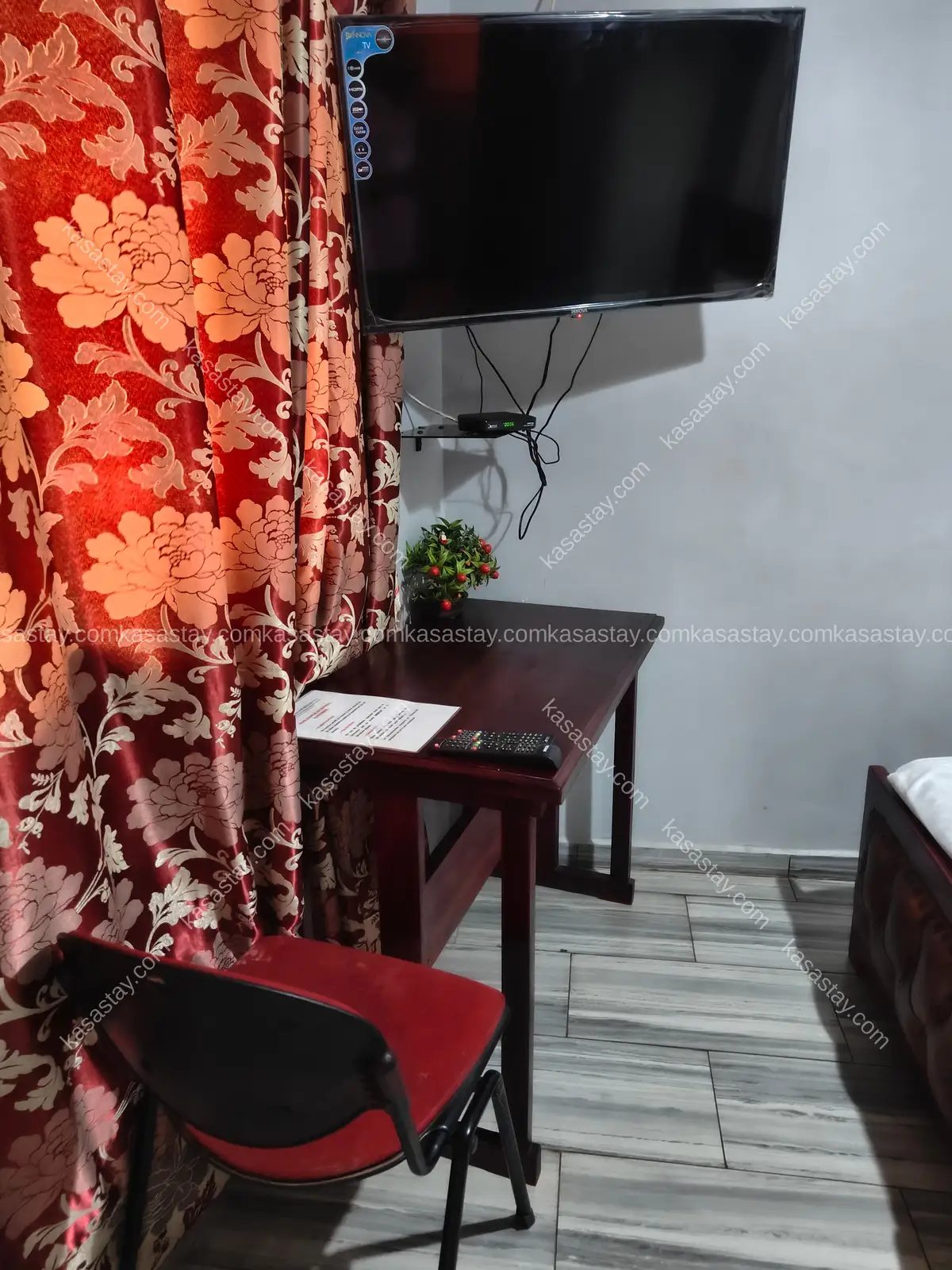 Chambre meublée vip climatisée Chez la résidence le Mimaro située à Mbalgong 4