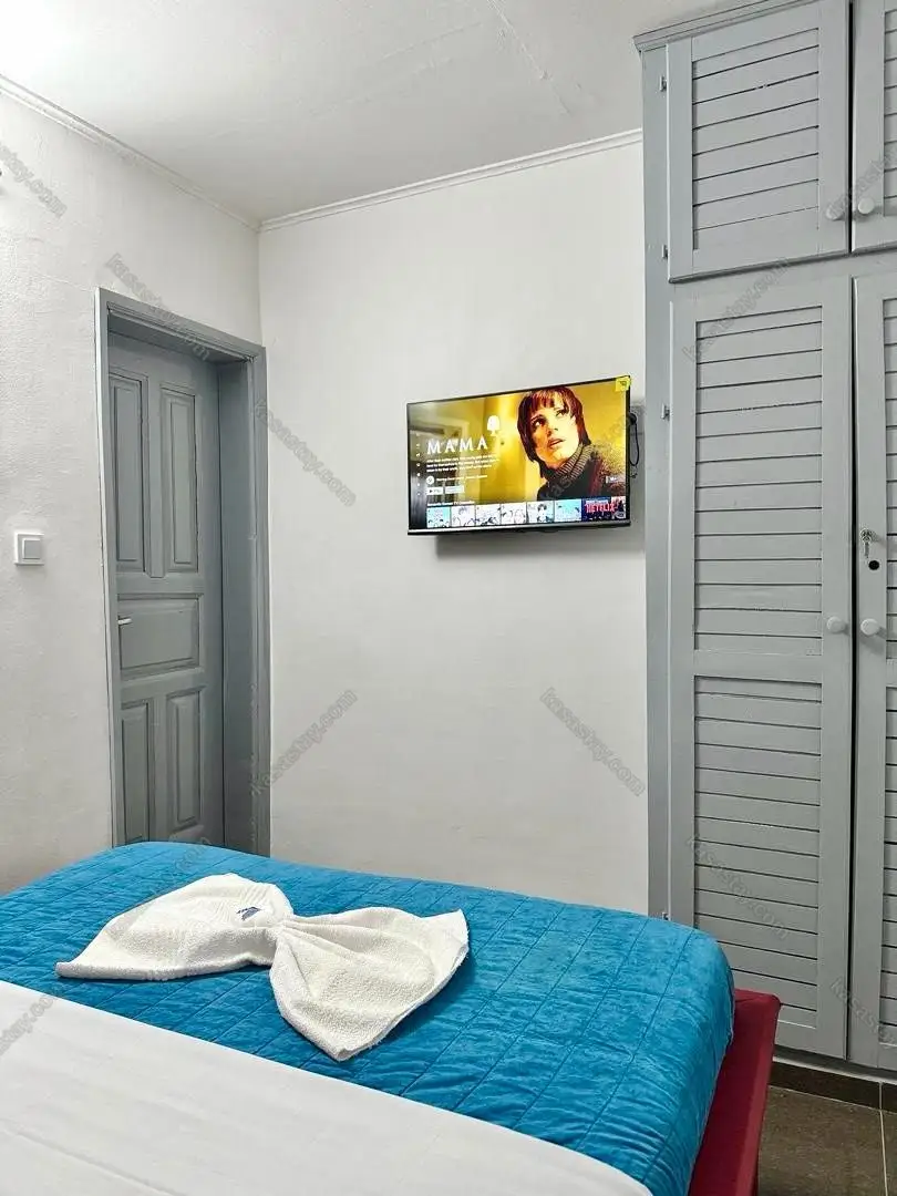 Room in Logpom, Douala, 1 bedroom 3
