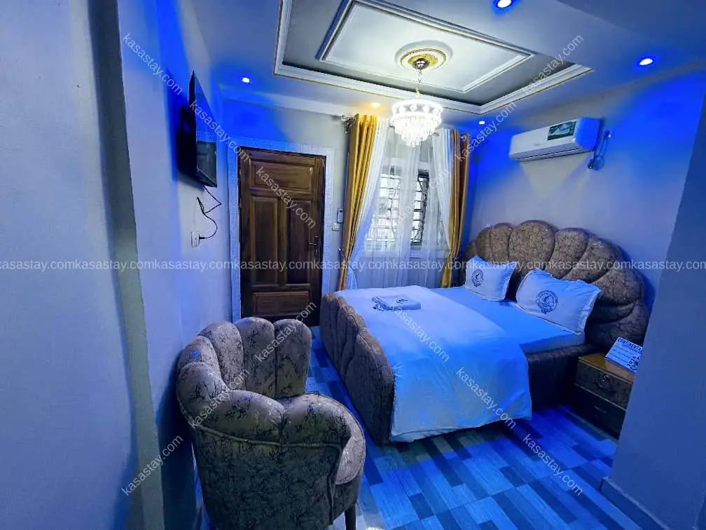 Chambre 009 de style continental, confortable et entièrement meublée, luxueuse, située dans un Tatam