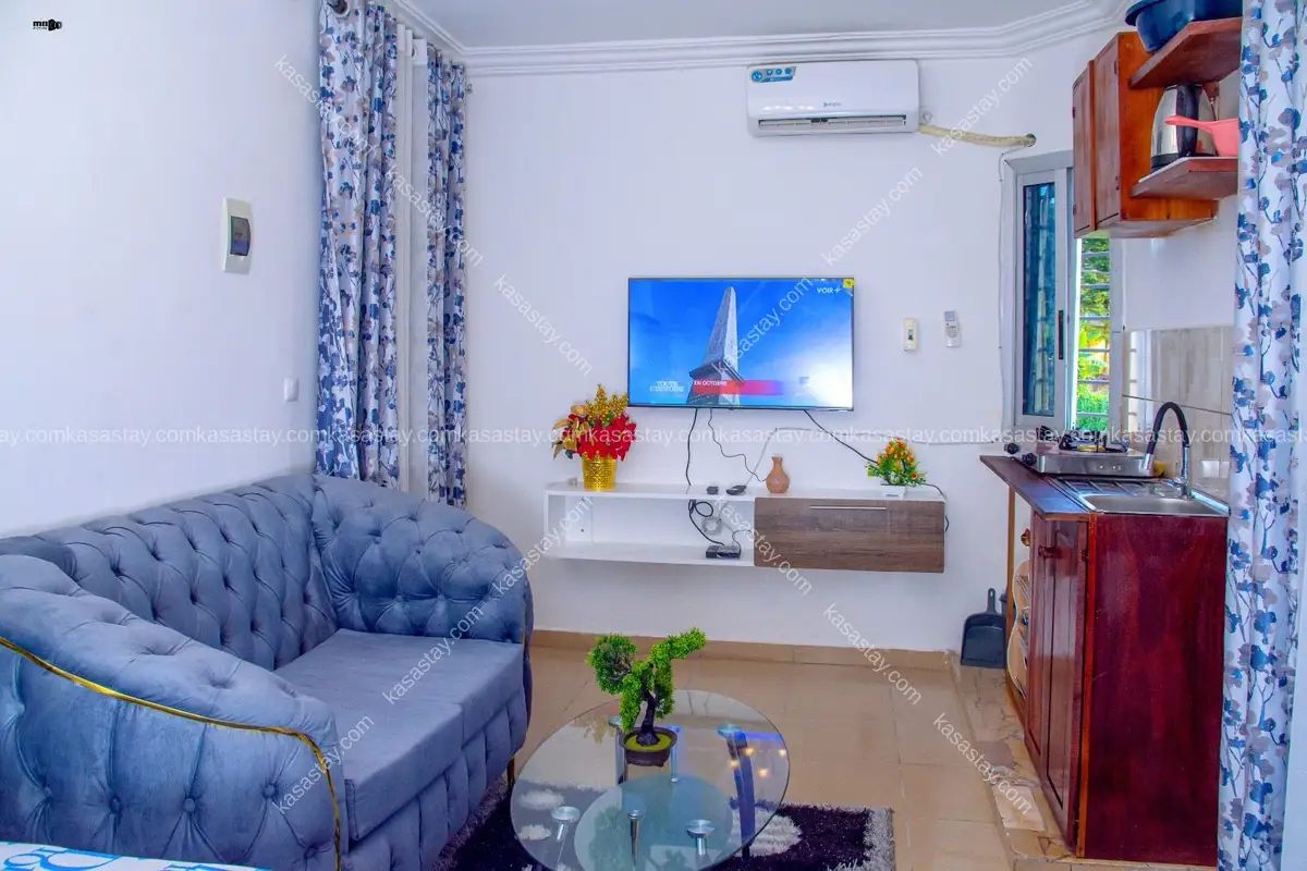 Chambre meublée 1 par Happy guest house ( Makepe Bocom )