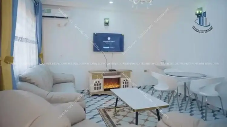 Continental Cozy Fully Furnished Luxurious guest house (ROYAL) situated a Tatam 4