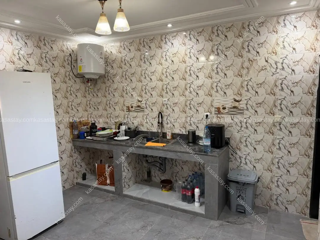 House in biyem-assi bambis, 4 bedrooms 4