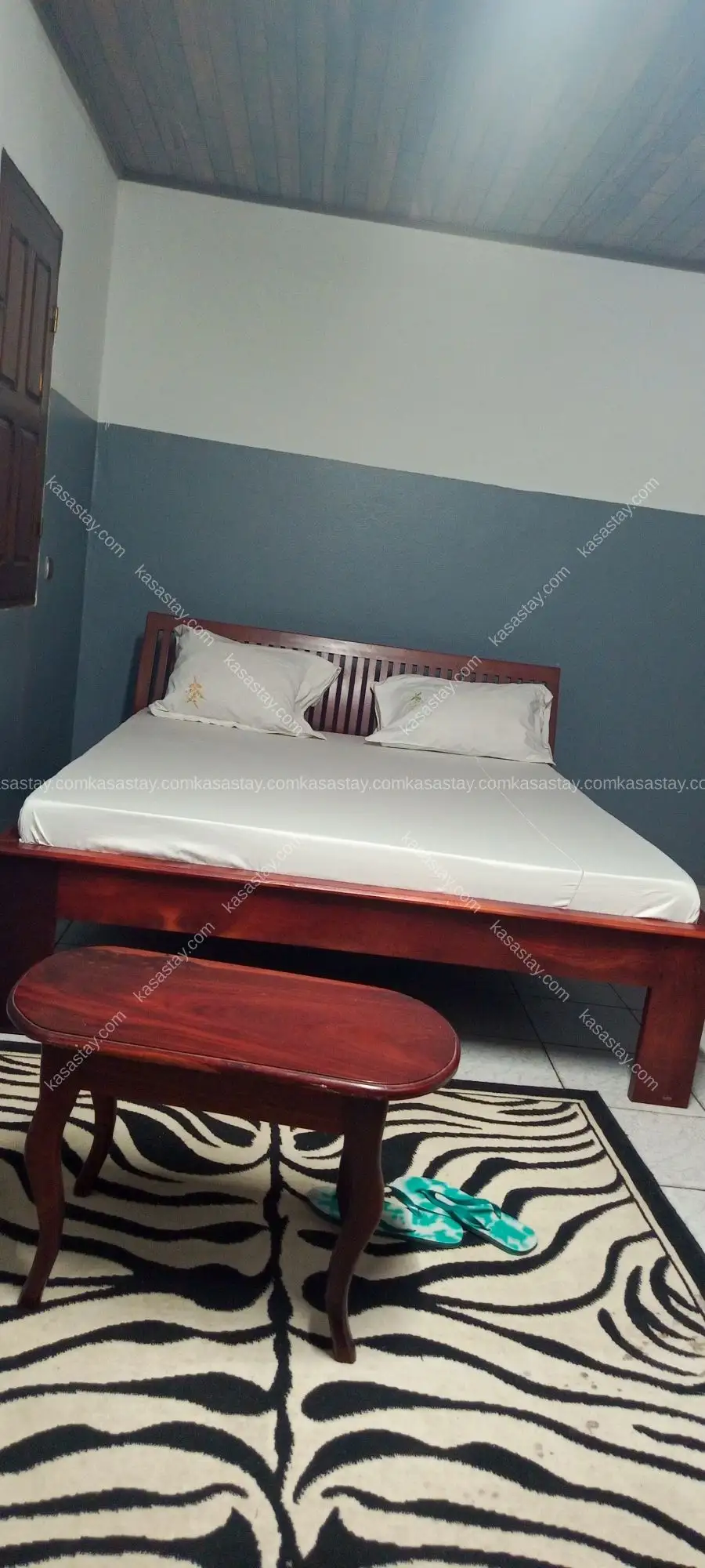 chambre meublée 3 by arole meuble (bonamoussadi carrefour maçon)