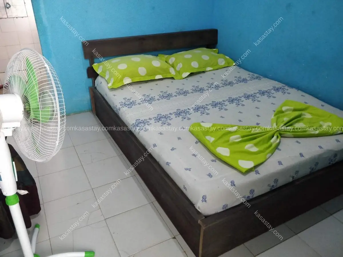 Chambre à Pouma, 1 chambre 4