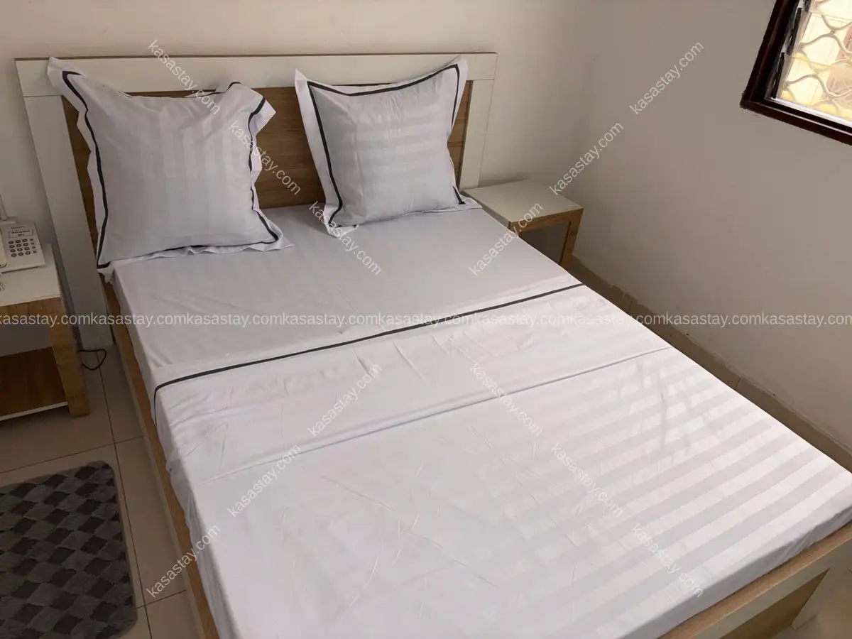 Chambre meublée 09 de LA VILLA DES CŒURS HEUREUX (bonamoussadi) 2