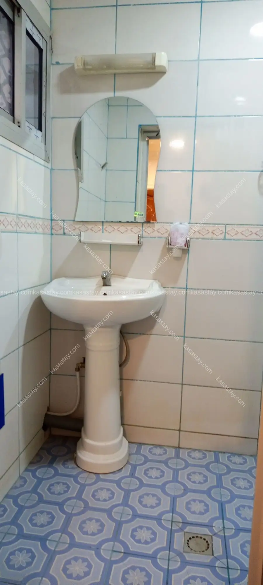 chambre meublée 203 par résidence Alexandra ( bonamoussadi carrefour maçon) 5