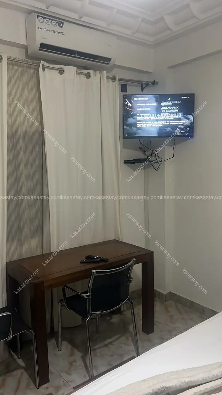Rooms à 3P6Q+67H, Douala 3