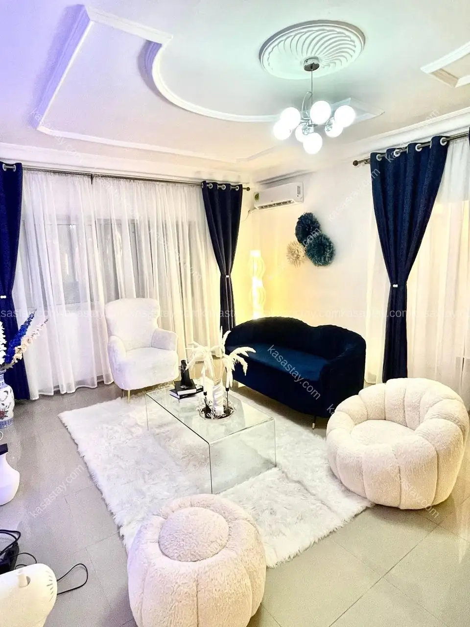 Studio meublé 3 by dreams destination ( sadi commissariat 12 non loin de la salle des témoins de Jehovah)