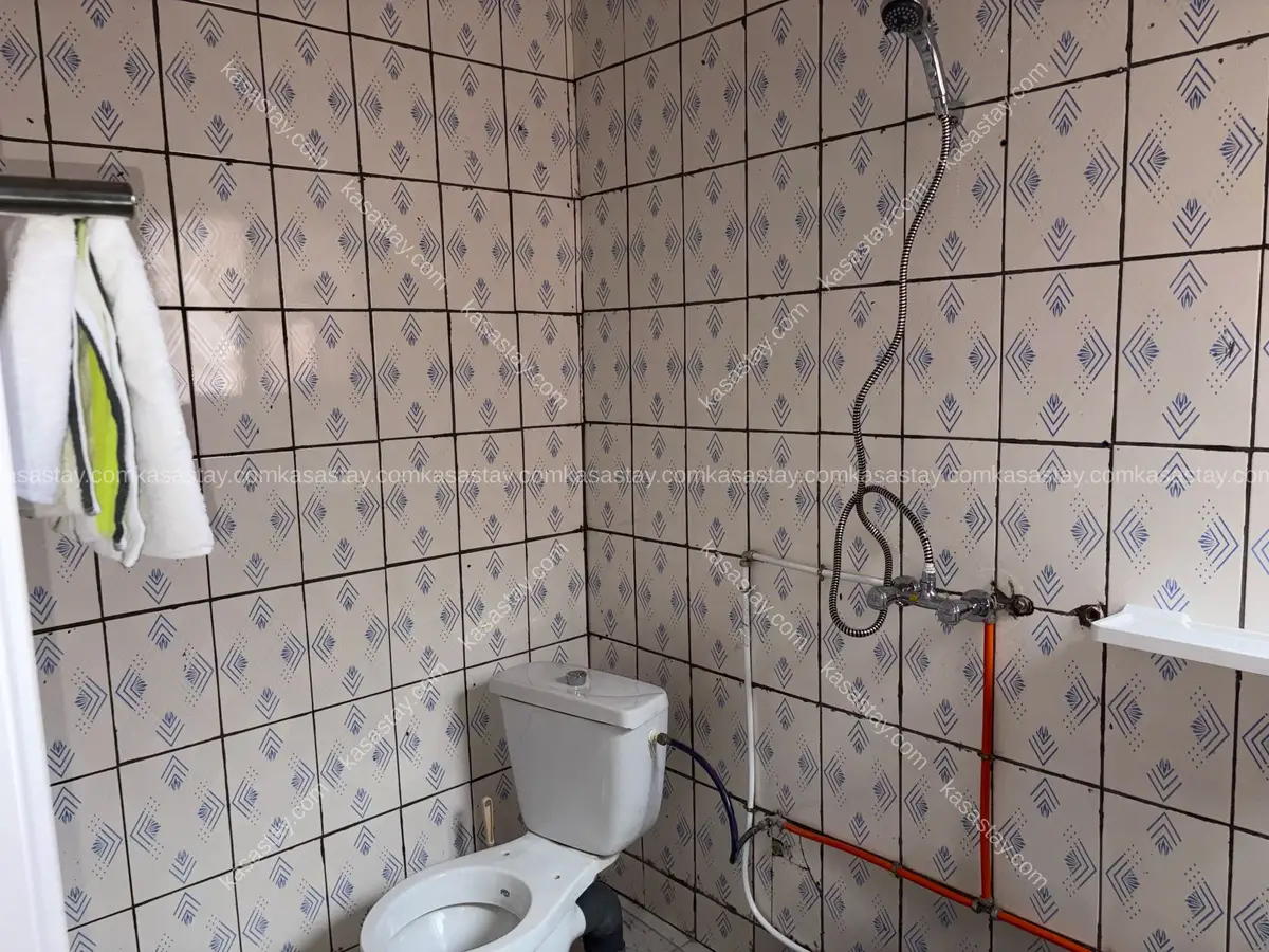 Chambre meublée 6 de LA VILLA DES CŒURS HEUREUX ( bonamoussadi) 3