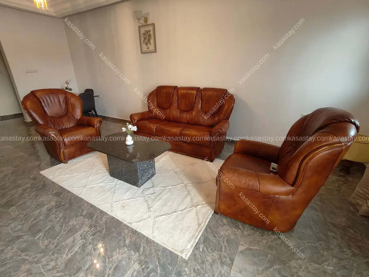 Appartement meublé 3 chambres à Odza 45000 4