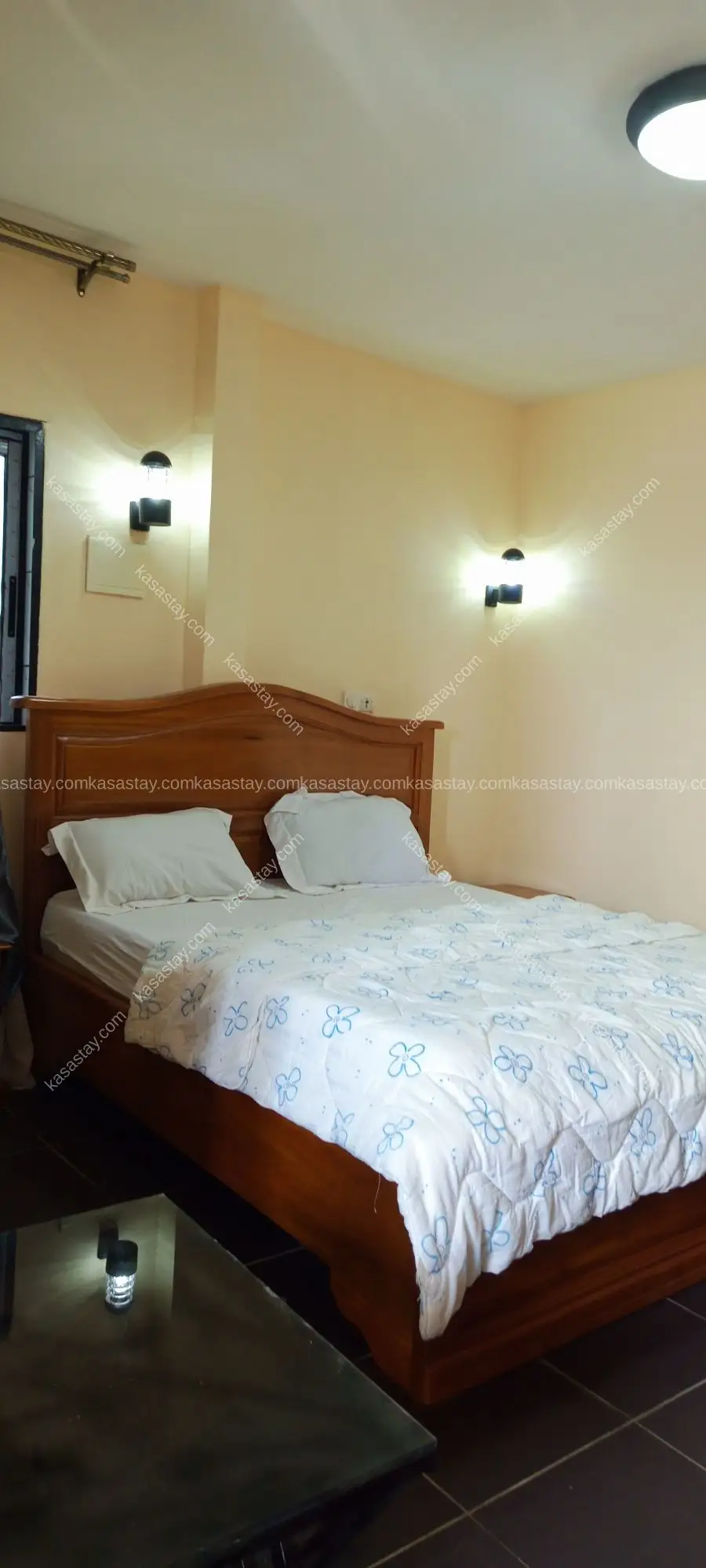 chambre meublée 1 by résidence lux klin sarl ( vallée conquête ndogbon) 4