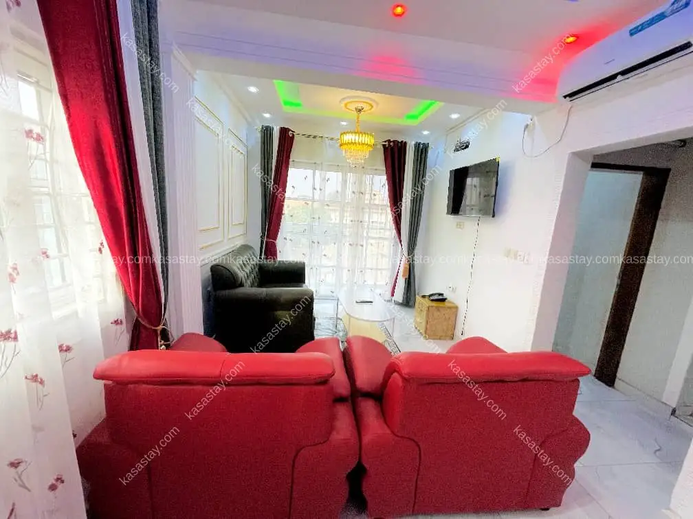 Studio VIP luxueux, confortable et entièrement meublé de style continental 003 situé à Tatam