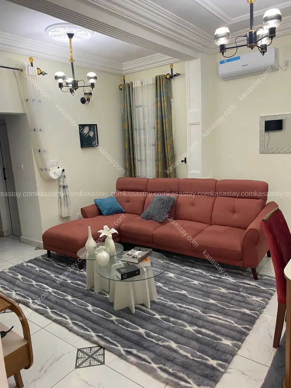 Appartement meublé de luxe de 2 chambres en étage élevé, Ekoumdoum Yaoundé 2