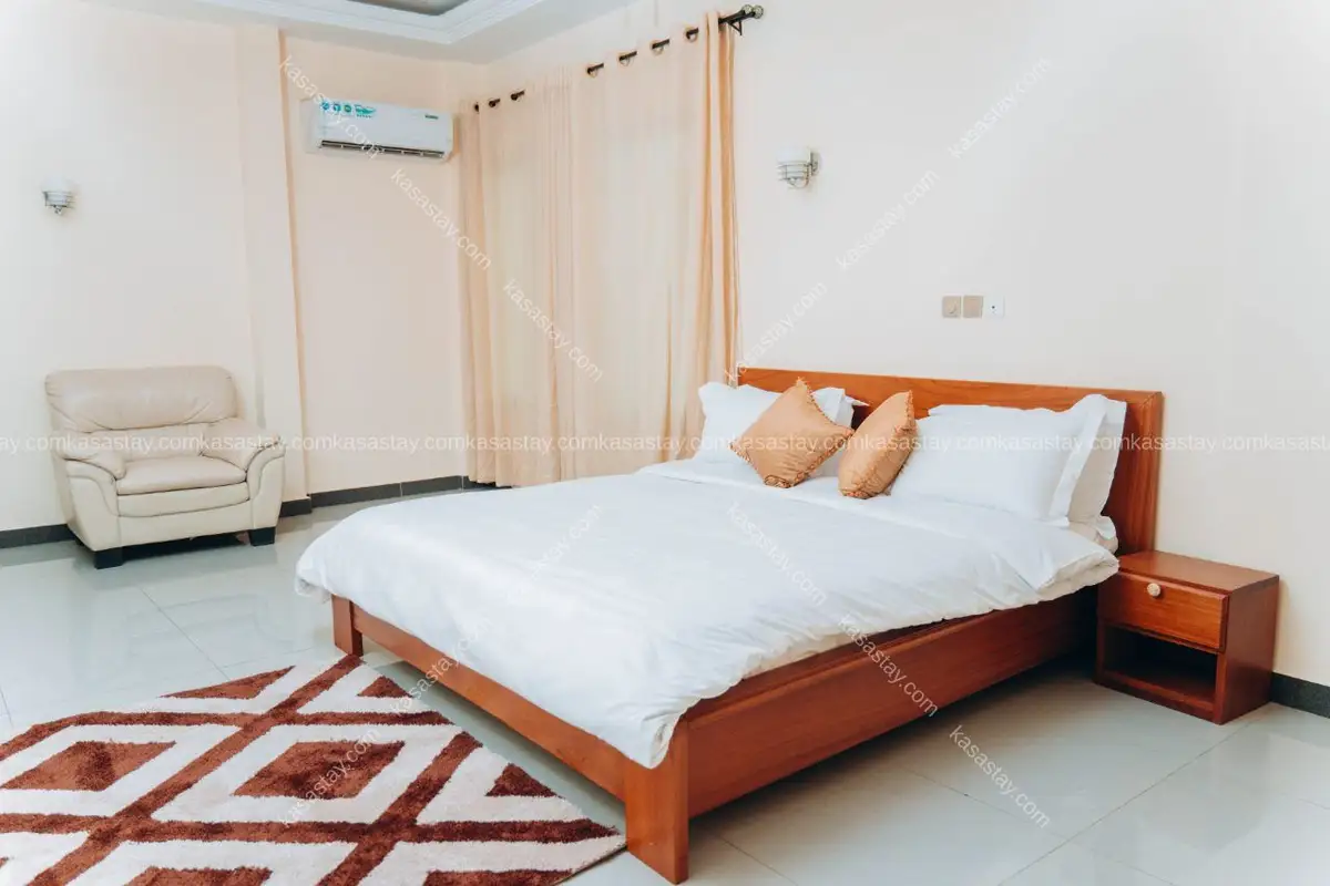 Apartment in Quartier Bastos, 3 bedrooms 4