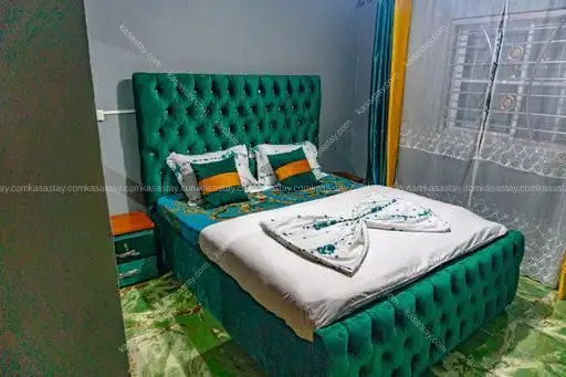 Studio luxueux, confortable et entièrement meublé de style continental 001 situé à Tatam 4