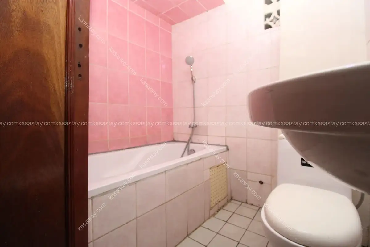 studio meuble par EXPRESS LOGEMENT CAMEROUN ( bali rue prince bel) 4