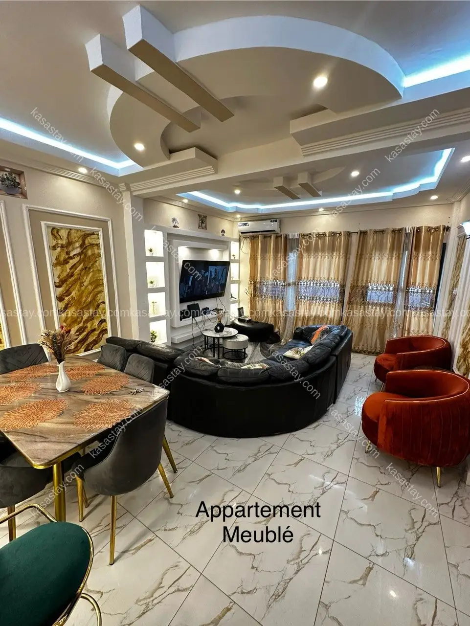 Property in 2P9P+598, Douala, 2 bedrooms
