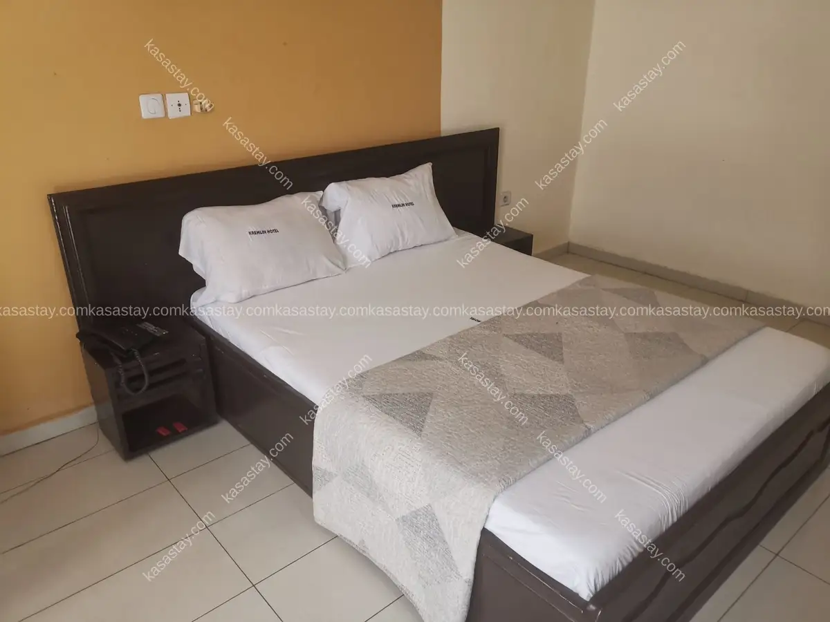 Rooms in Bonamoussadi, Douala, 1 bedroom 4