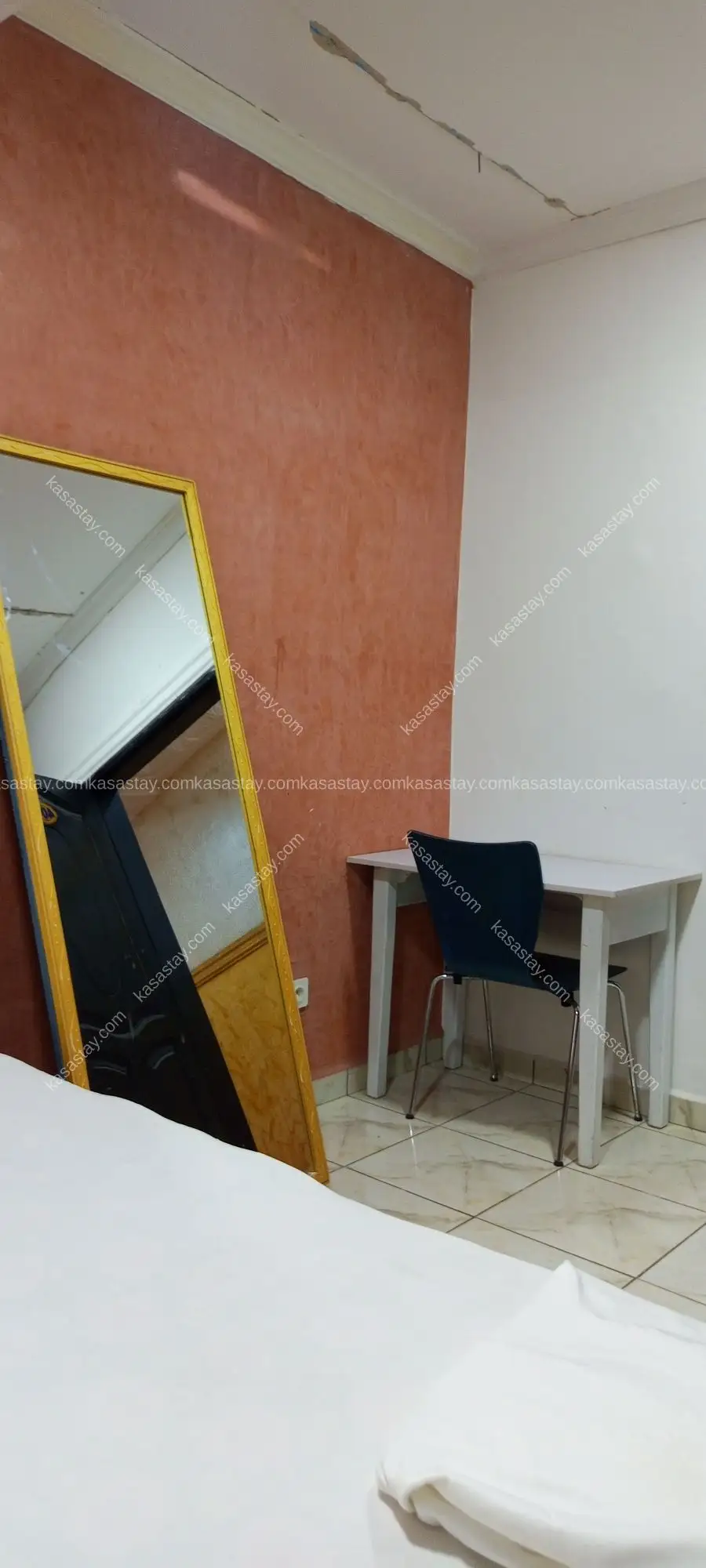 chambre meublée 401 par résidence Alexandra (bonamoussadi carrefour maçon) 4