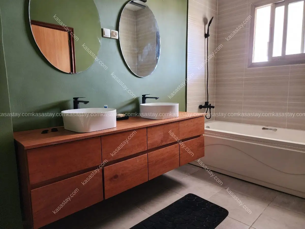 Appartement à Bonamoussadi, 2 chambres 5