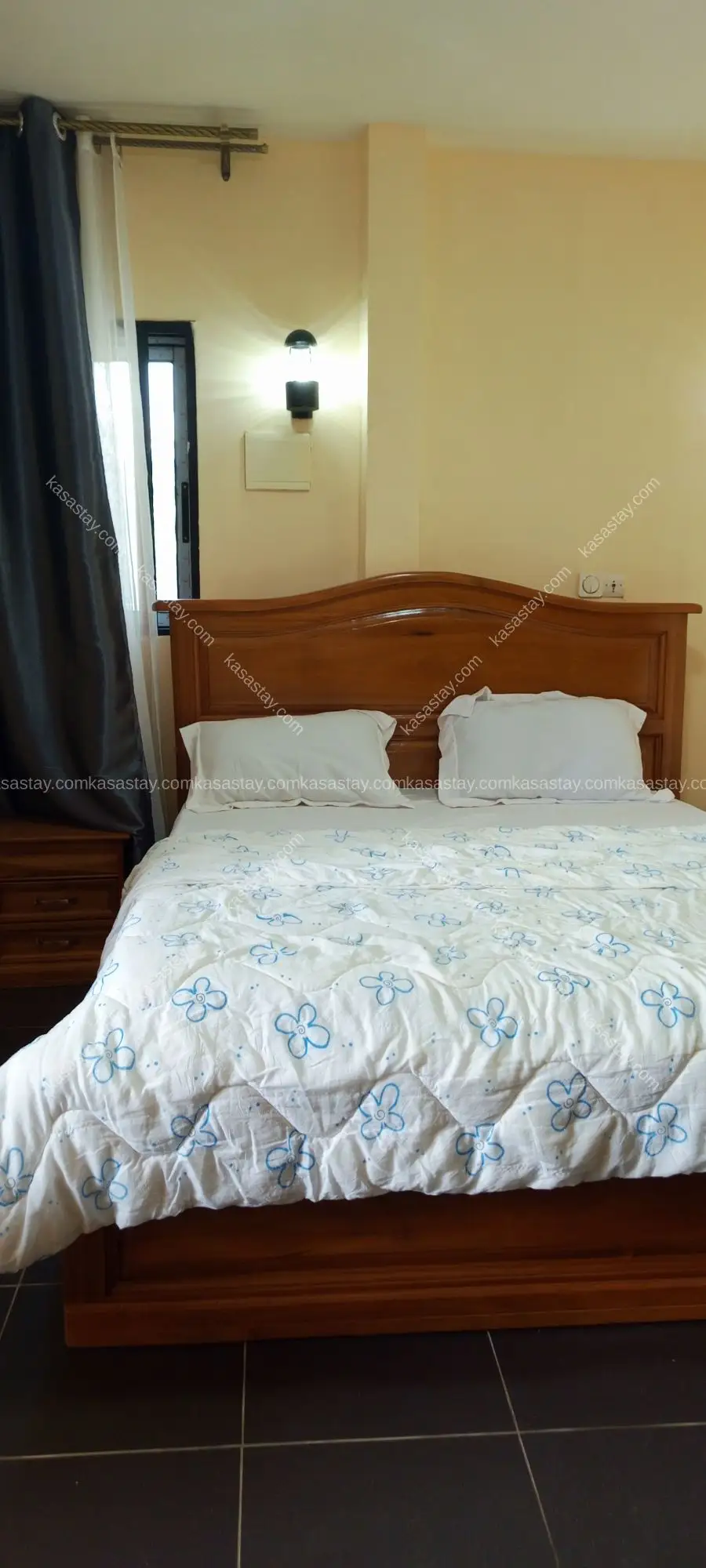 chambre meublée 1 by résidence lux klin sarl ( vallée conquête ndogbon)