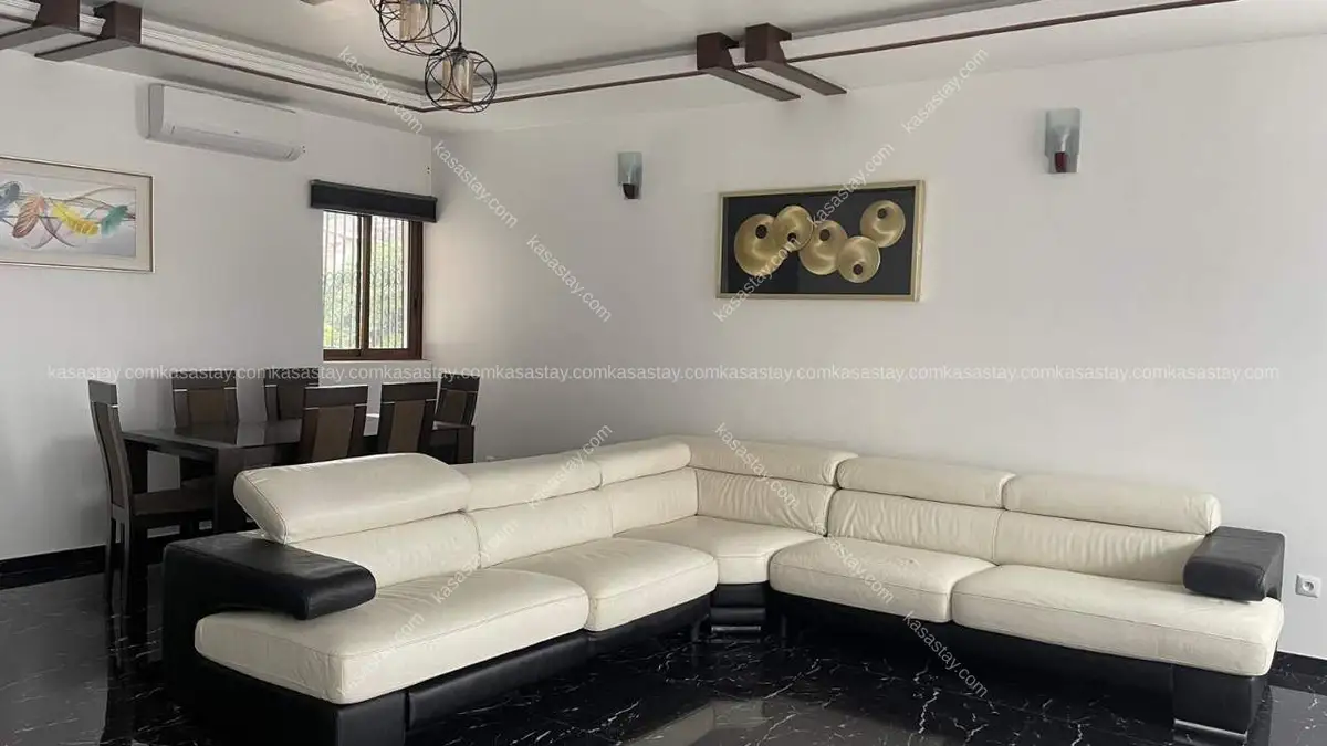 Appartement à Public School De Nkolndongo, 3 chambres