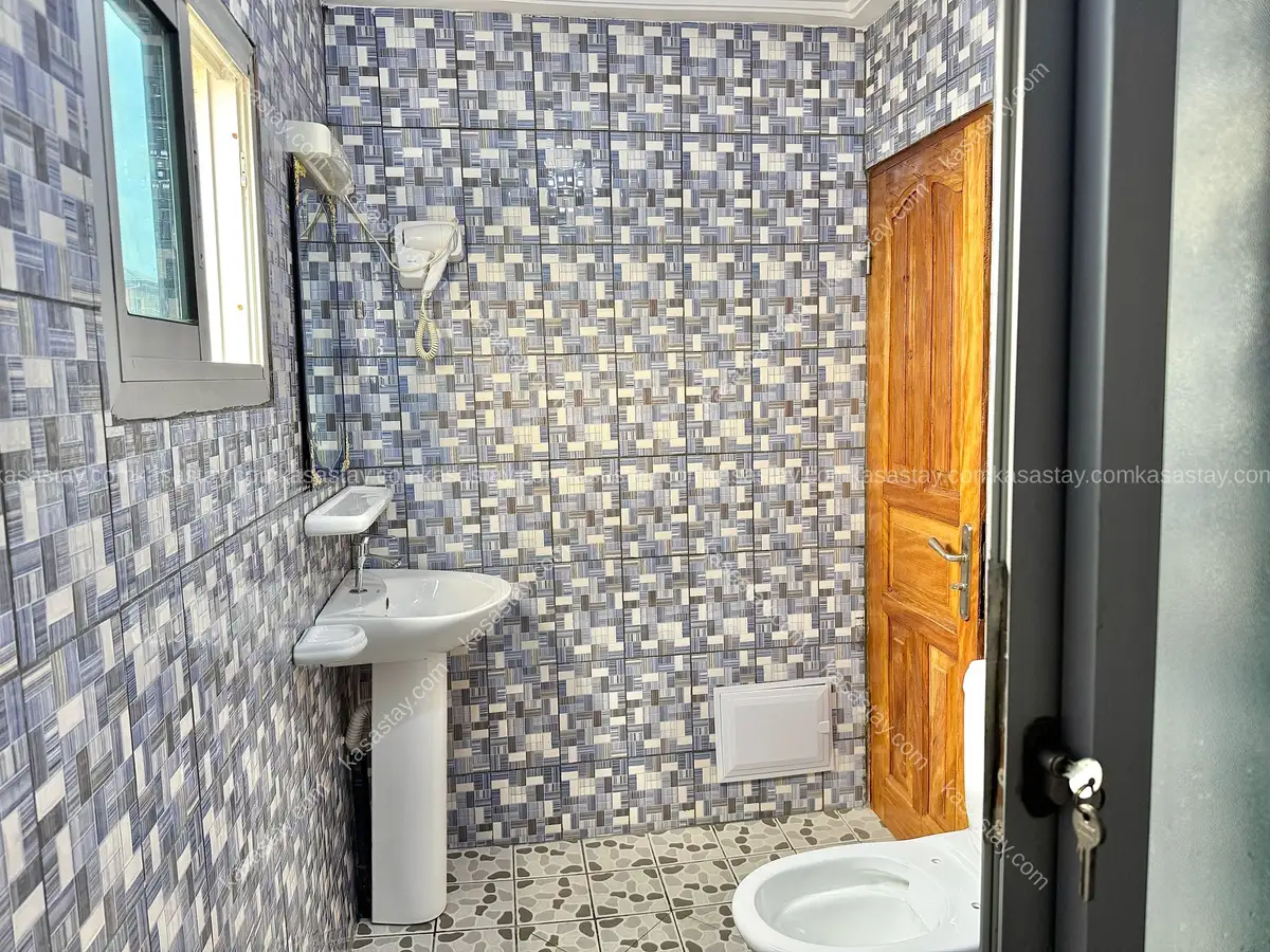 Chambre 1 by RESIDENCE LA MARINA (Bonamoussadi face opiom gold) 3