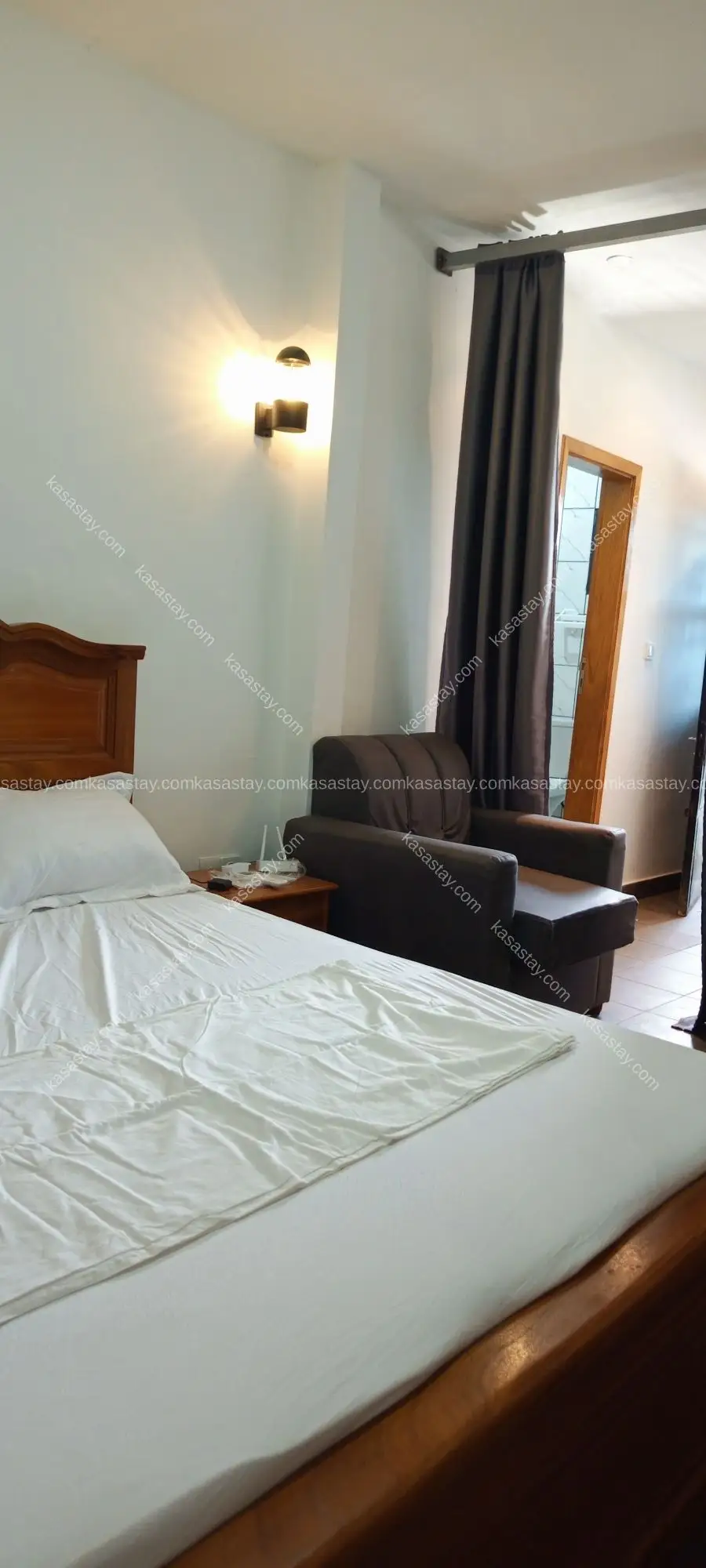 chambre meublée 2 by résidence lux klin sarl ( vallée conquête ndogbon) 3