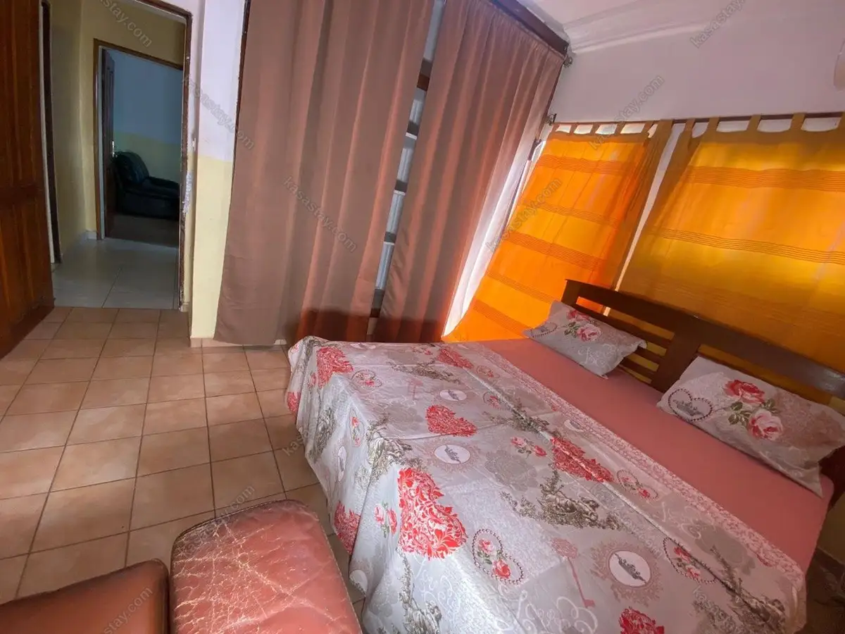 Apartment in Logpom, Douala, 3 bedrooms 5