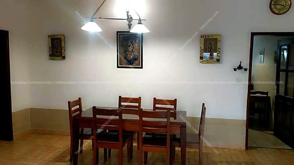 Townhouse à Efoulan, Yaoundé, 3 chambres 2
