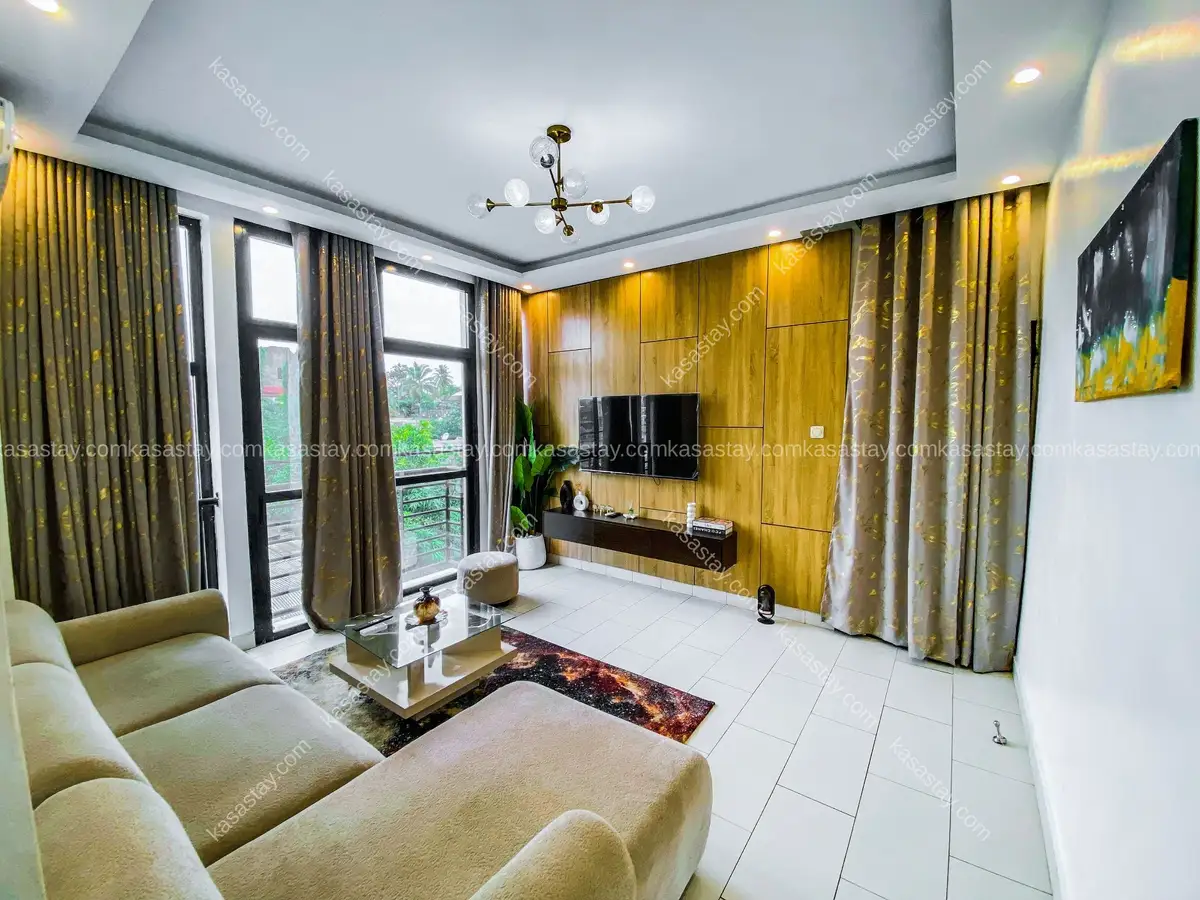 Appartement sûr, avec accès direct depuis la route et de grandes fenêtres, à Ssadi 3