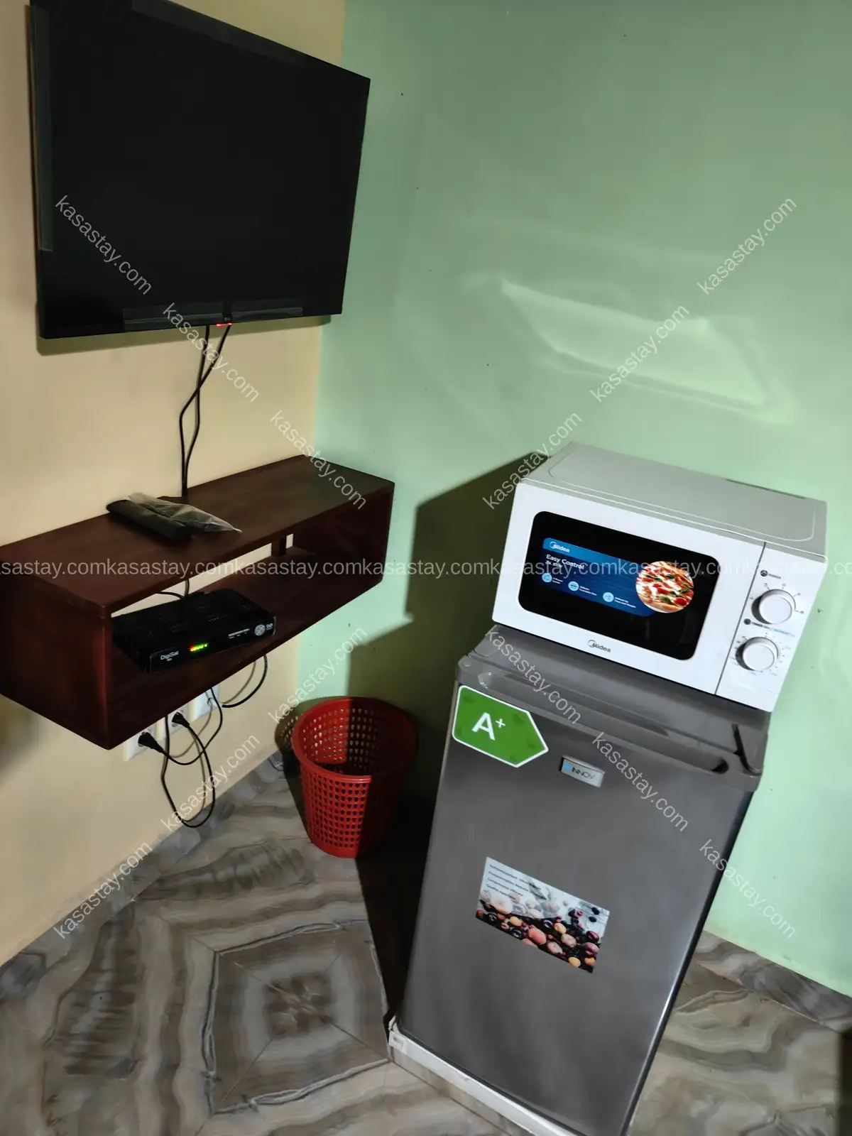 Chambre meublée Amelson 303 simbock(Carefour Mbalgong) 5
